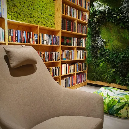 Mb Premium Eco - Adults Recommended 2*