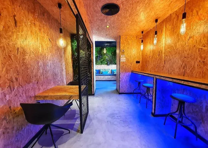 Mb Premium Eco - Adults Recommended